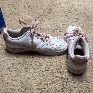 Nike Women's White and Pink Casual Sneakers